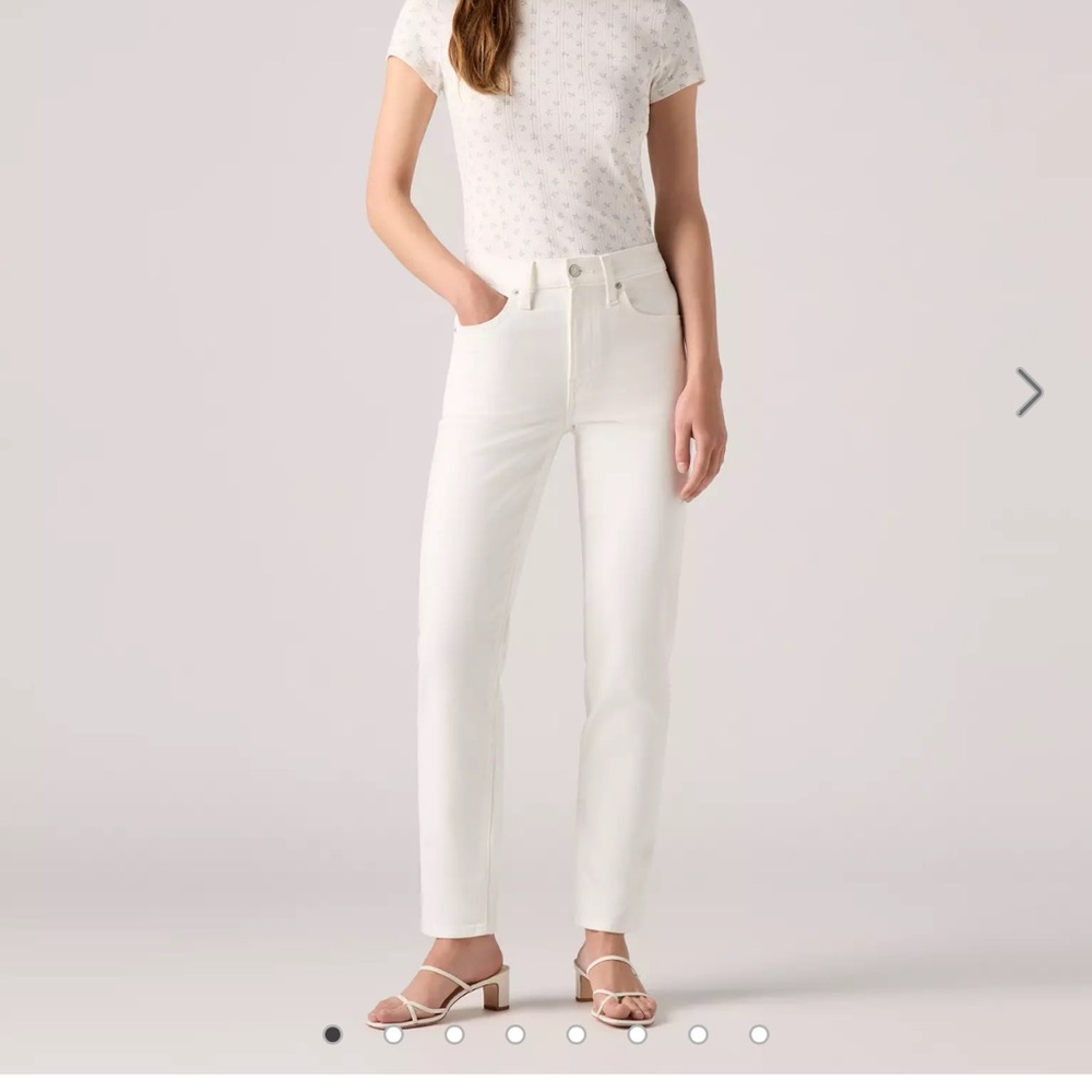 White High-Waisted Jeans